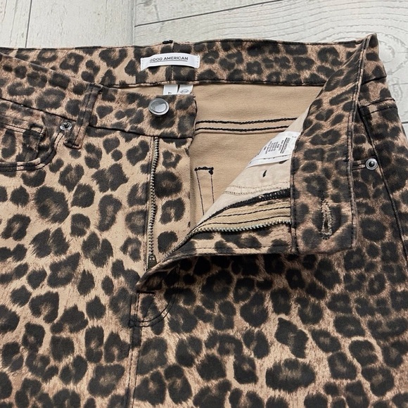 Good American Leopard Print Jeans - Picture 6 of 8